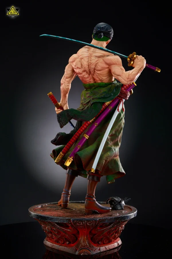 Standing Roronoa Zoro ONE PIECE Super Bomb Studio 2