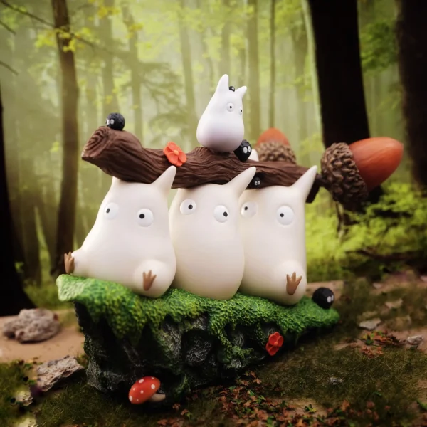 Acorns Carrying Totoro - LongMiao Studio [Pre-sale] - Image 3